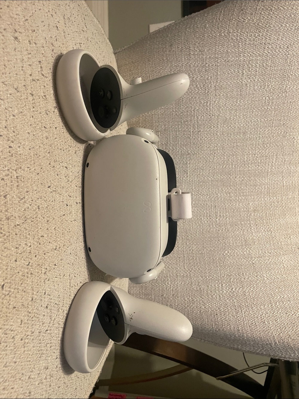 Meta Quest 2 White Standalone VR Headset with White Touch Controllers